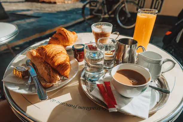 Parisian café